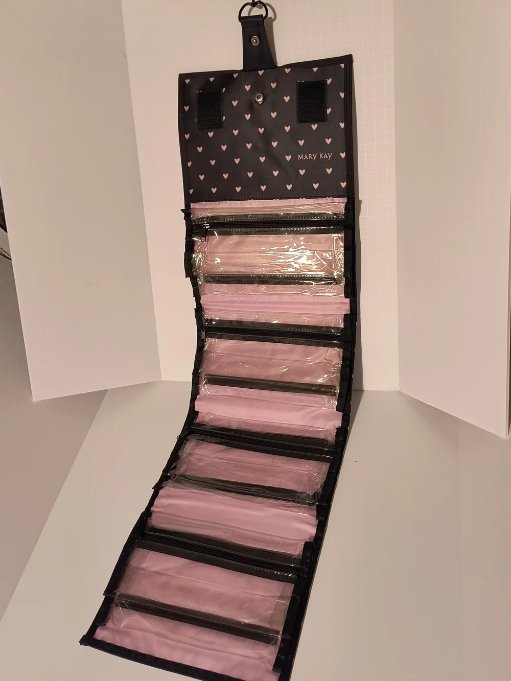 Mary Kay Black Makeup Carry Case with Pink Heart Print - Picture 4 of 6